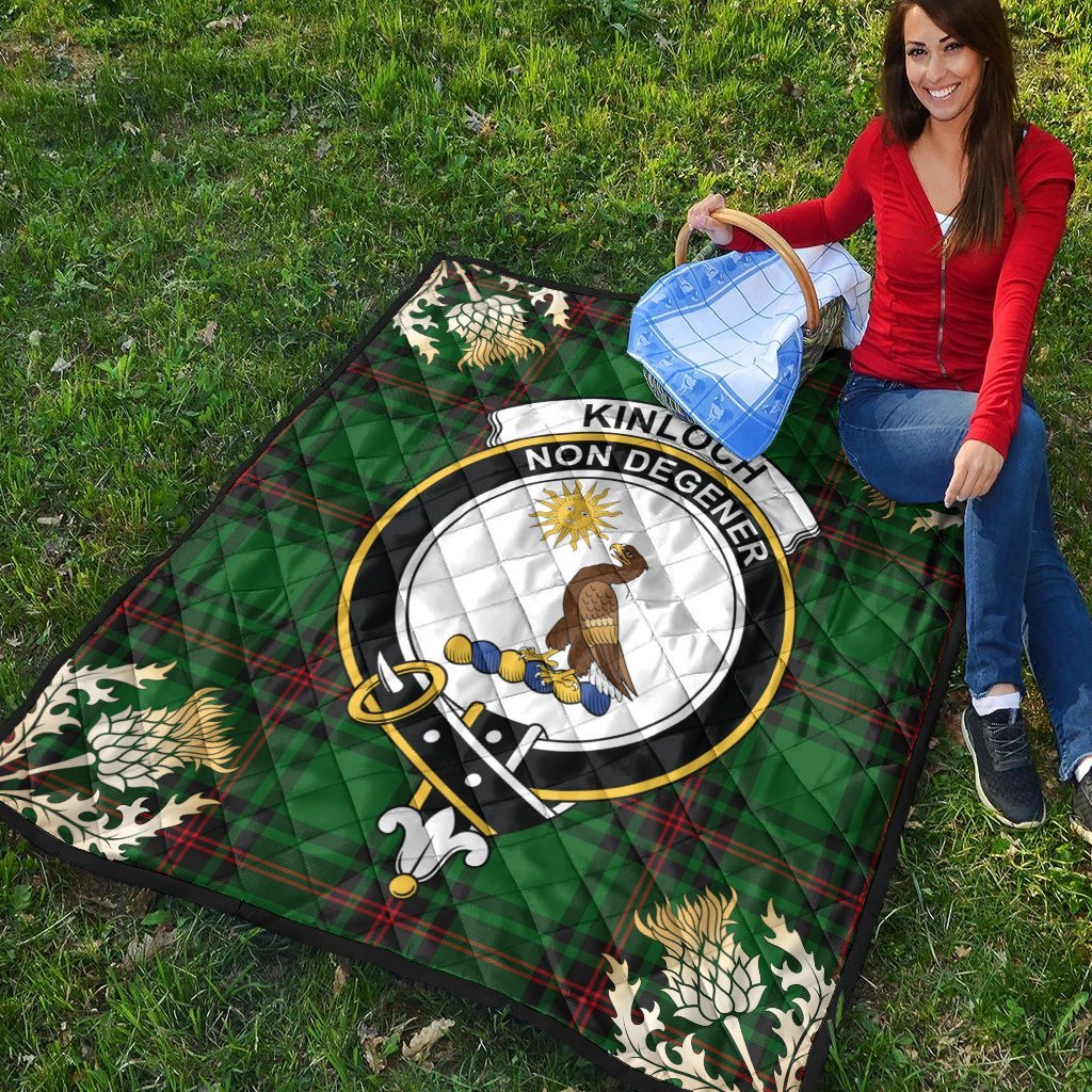 Kinloch Tartan Crest Premium Quilt - Gold Thistle Style