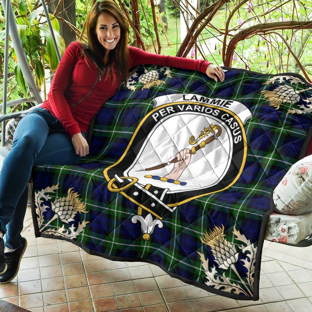 Lammie Tartan Crest Premium Quilt - Gold Thistle Style