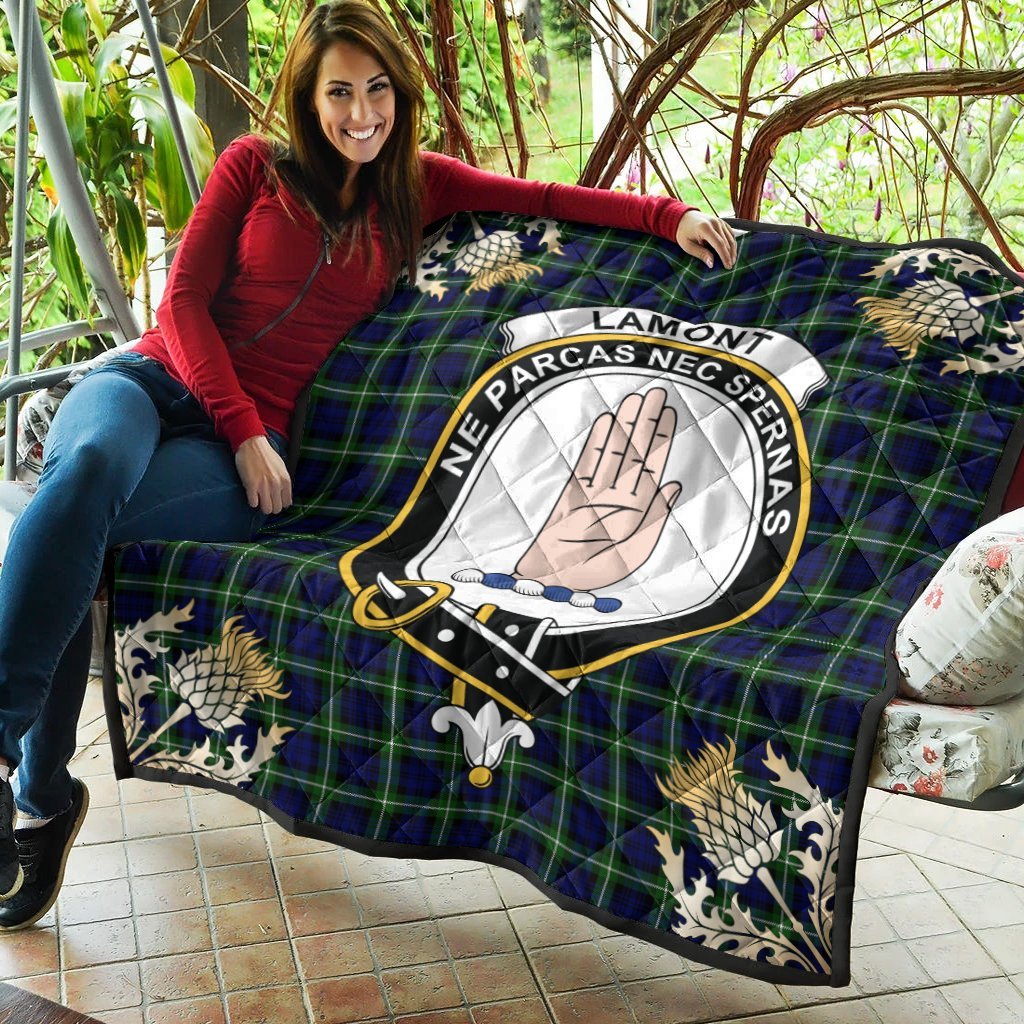 Lamont Modern Tartan Crest Premium Quilt - Gold Thistle Style