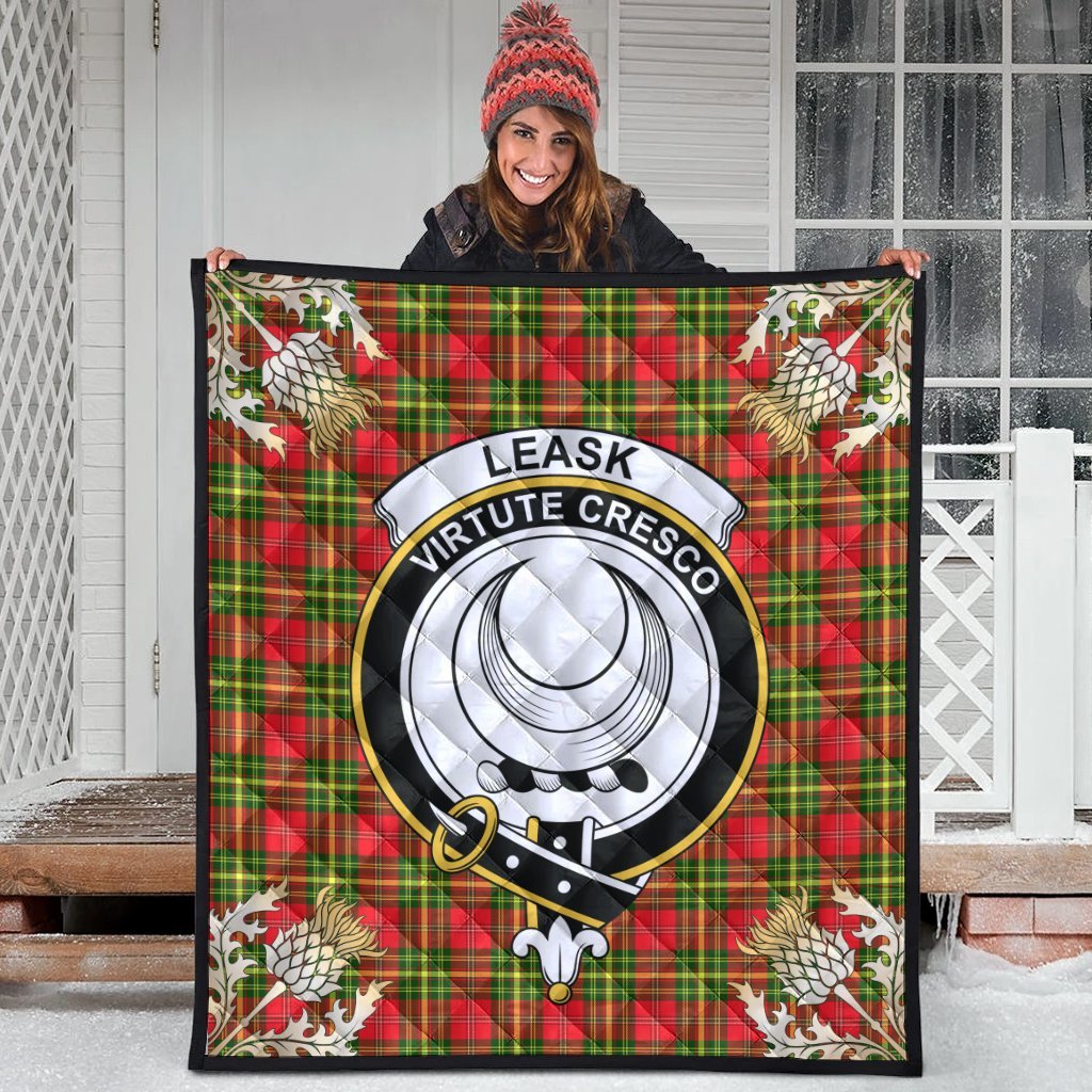 Leask Tartan Crest Premium Quilt - Gold Thistle Style