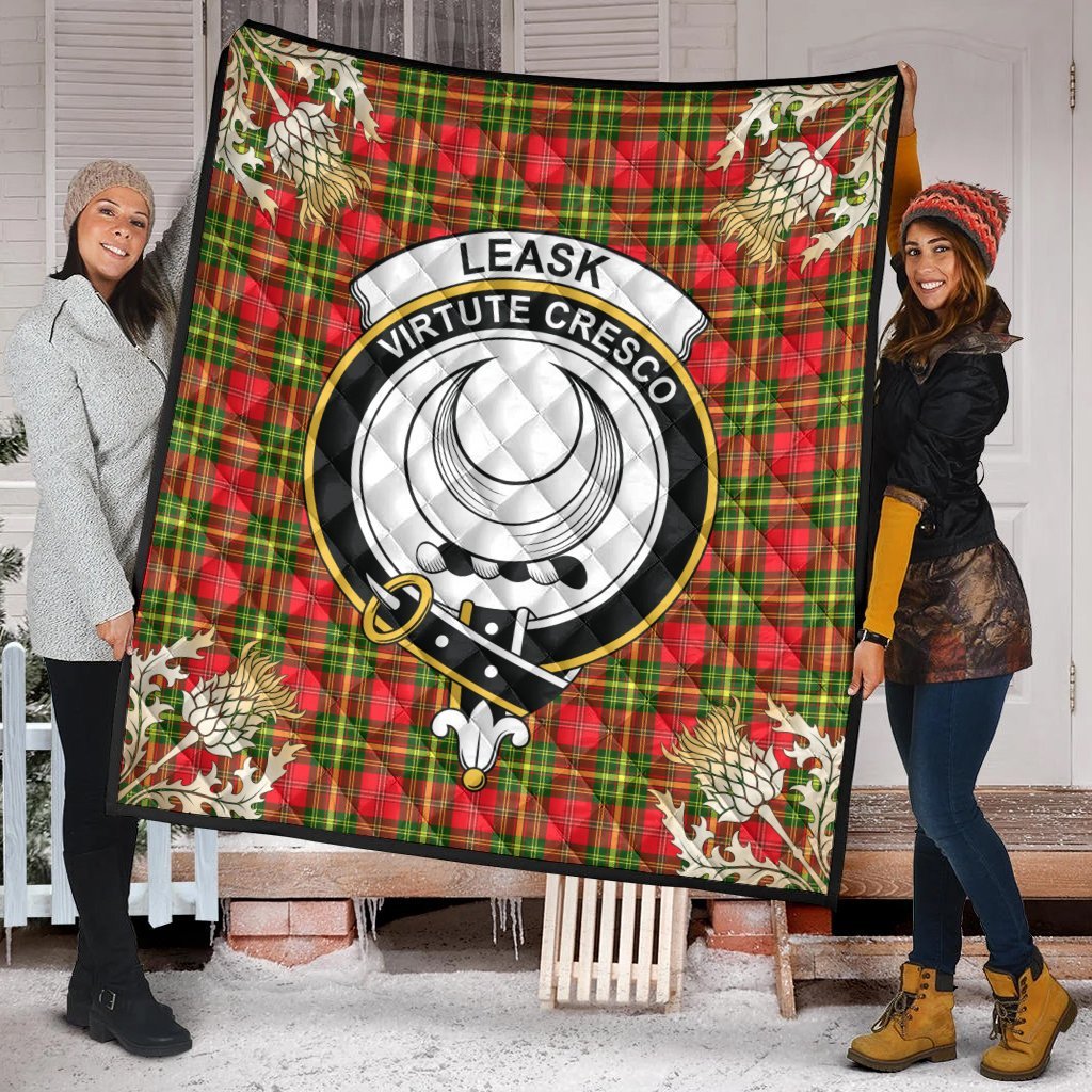 Leask Tartan Crest Premium Quilt - Gold Thistle Style