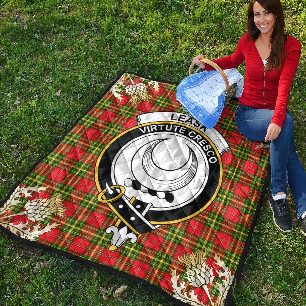 Leask Tartan Crest Premium Quilt - Gold Thistle Style