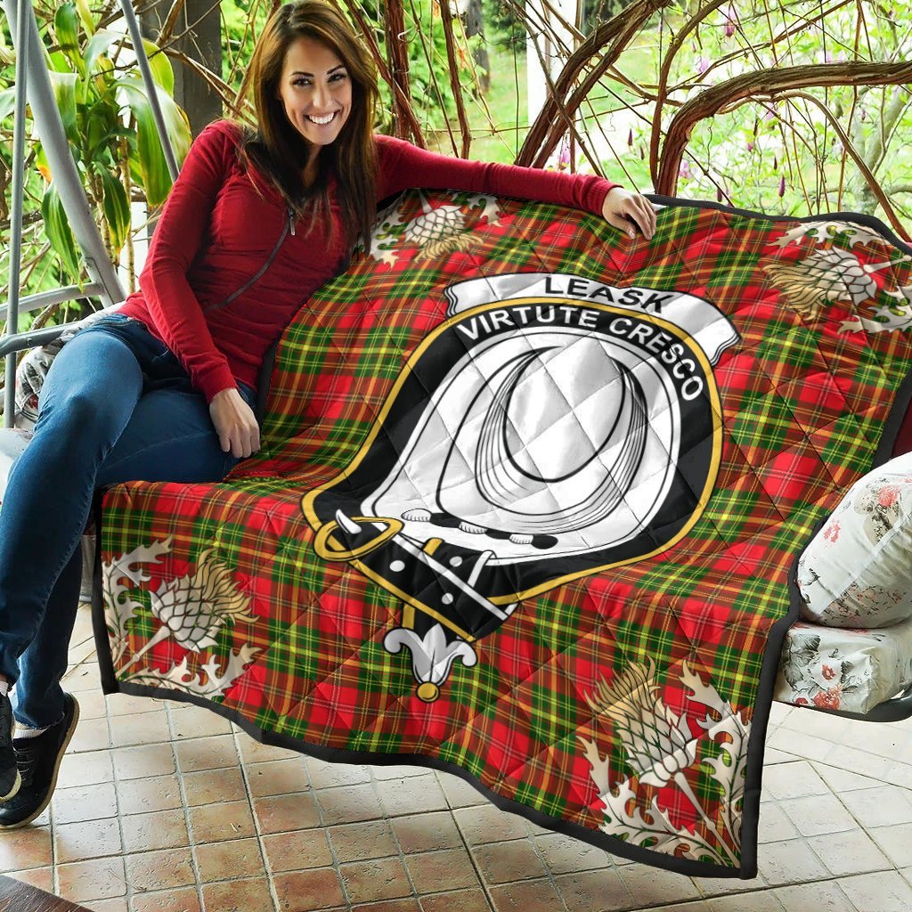 Leask Tartan Crest Premium Quilt - Gold Thistle Style