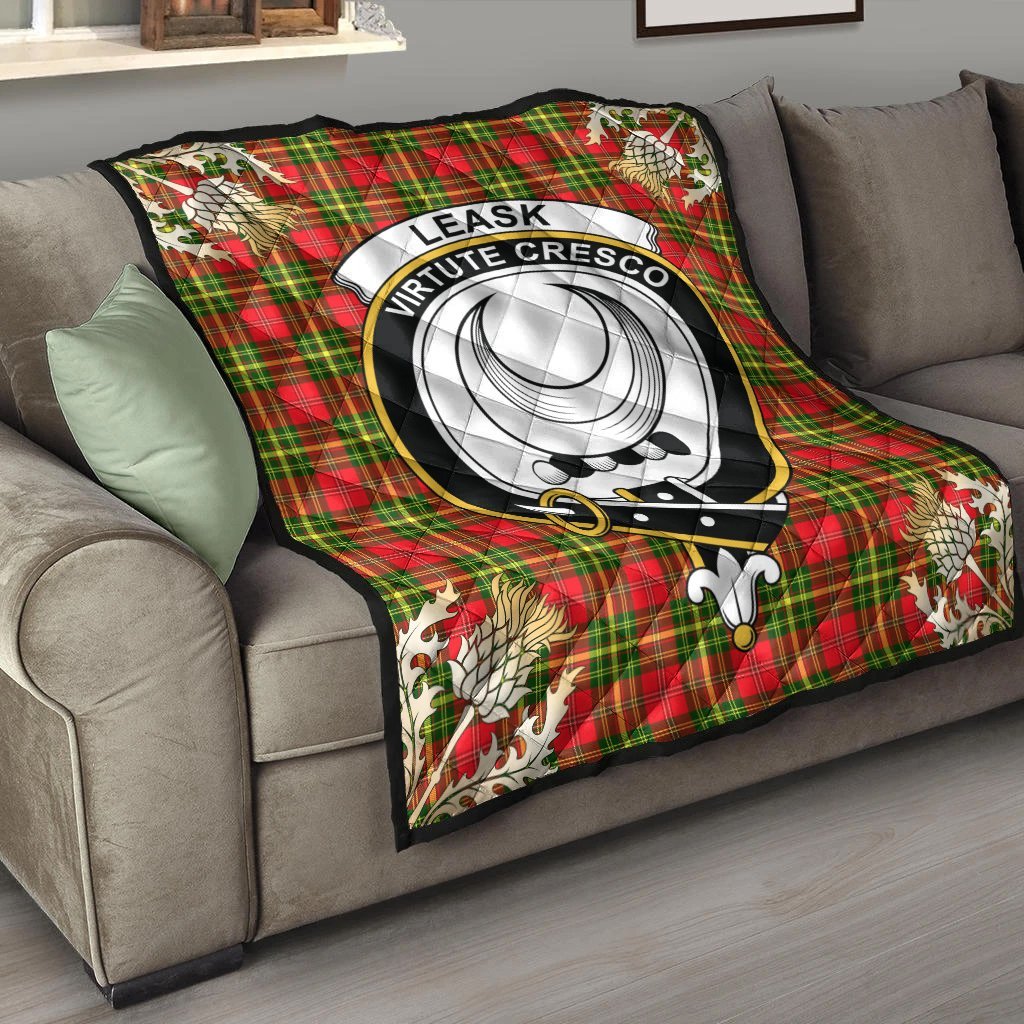 Leask Tartan Crest Premium Quilt - Gold Thistle Style