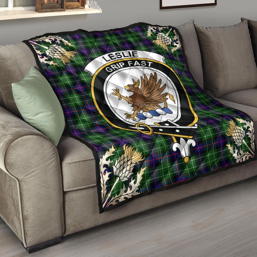 Leslie Hunting Tartan Crest Premium Quilt - Gold Thistle Style