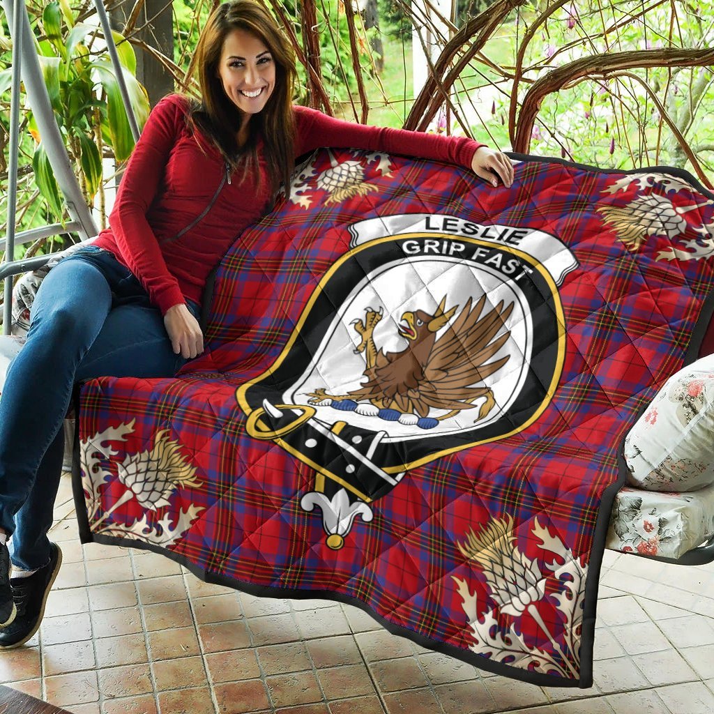 Leslie Modern Tartan Crest Premium Quilt - Gold Thistle Style