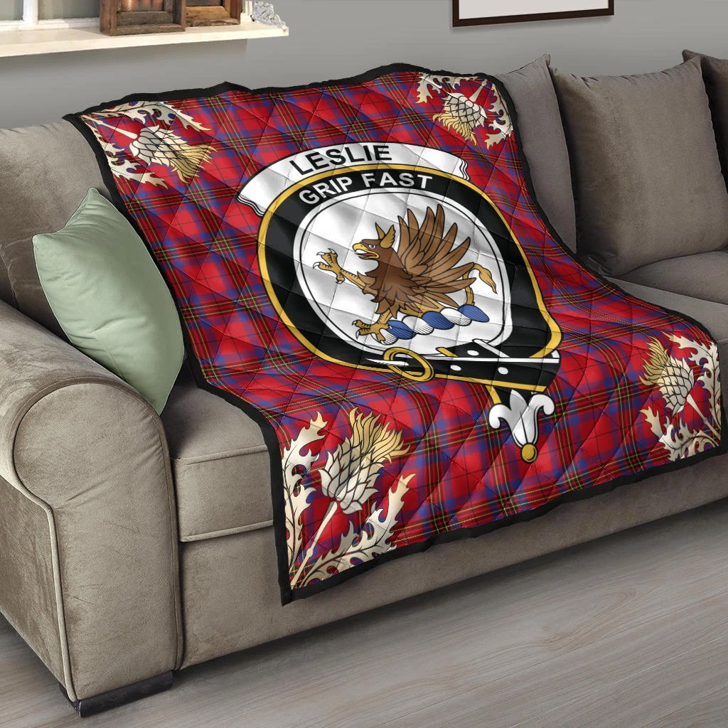 Leslie Modern Tartan Crest Premium Quilt - Gold Thistle Style