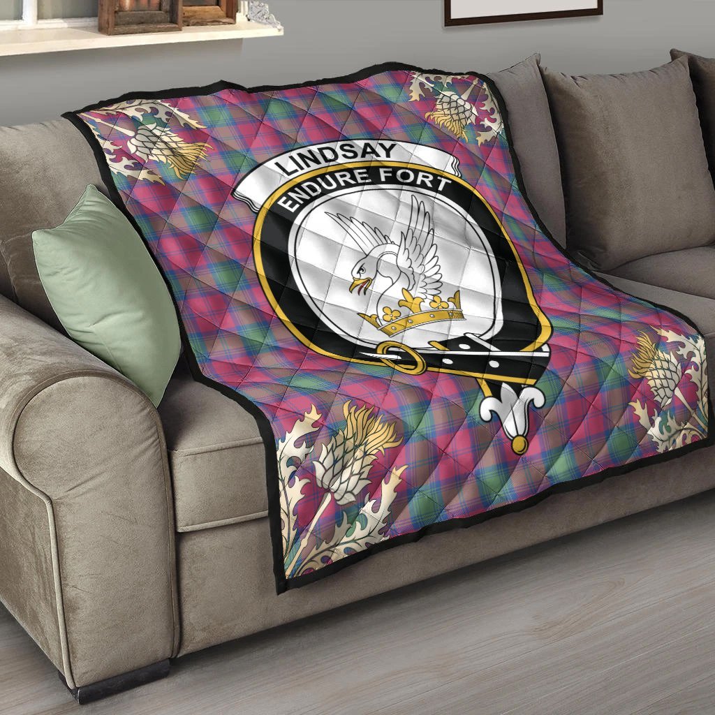 Lindsay Ancient Tartan Crest Premium Quilt - Gold Thistle Style