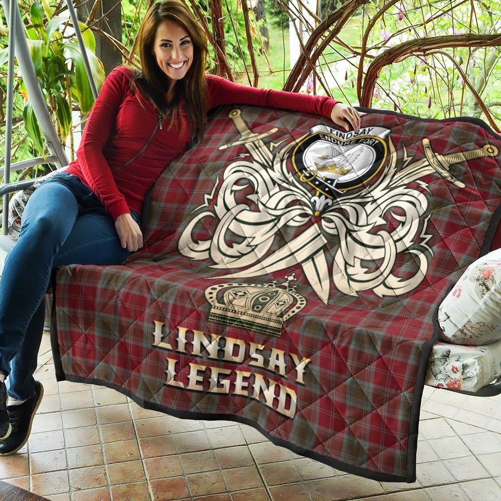 Lindsay Weathered Tartan Crest Legend Gold Royal Premium Quilt