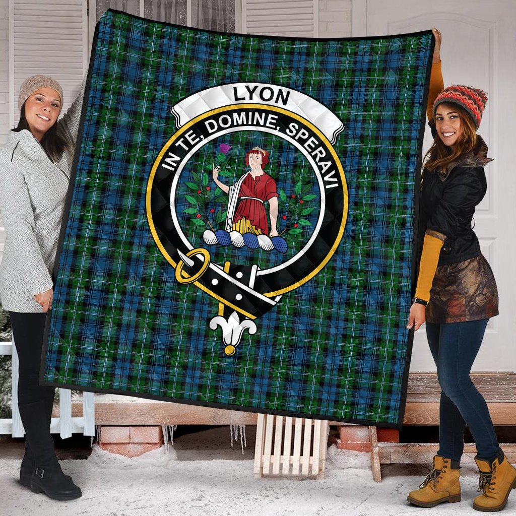 Lyon Tartan Crest Quilt