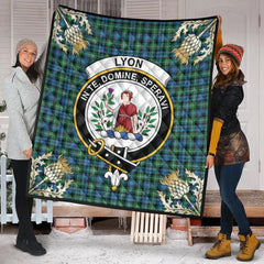 Lyon Tartan Crest Premium Quilt - Gold Thistle Style