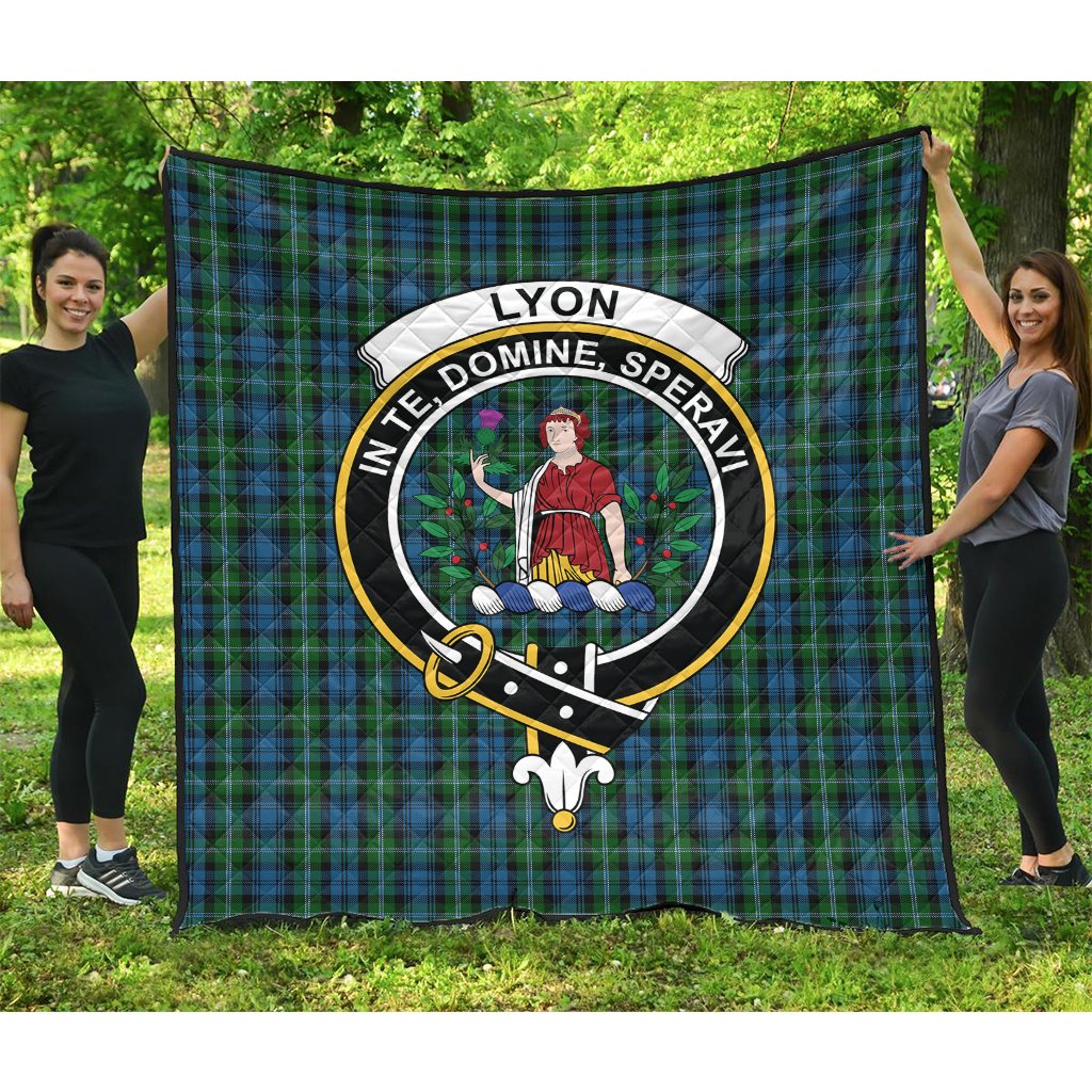 Lyon Tartan Crest Quilt