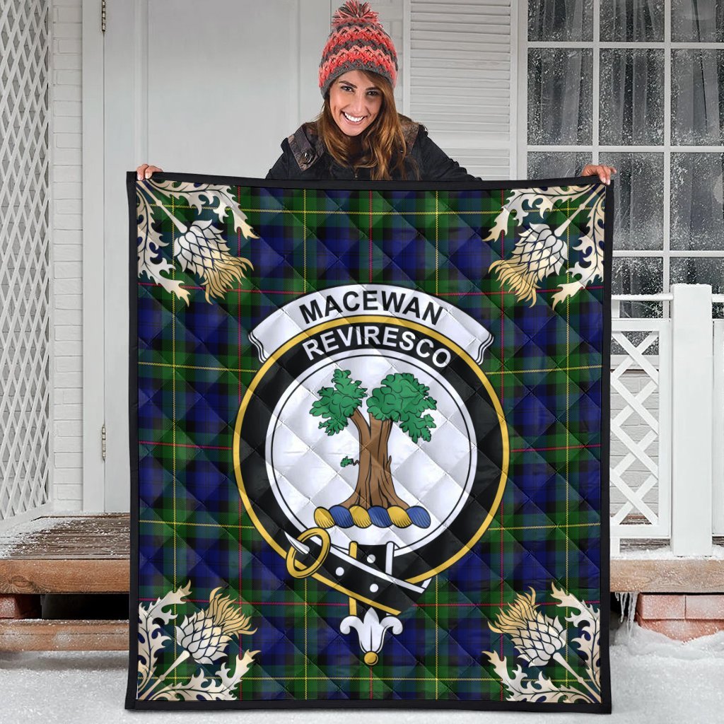 MacEwan Tartan Crest Premium Quilt - Gold Thistle Style