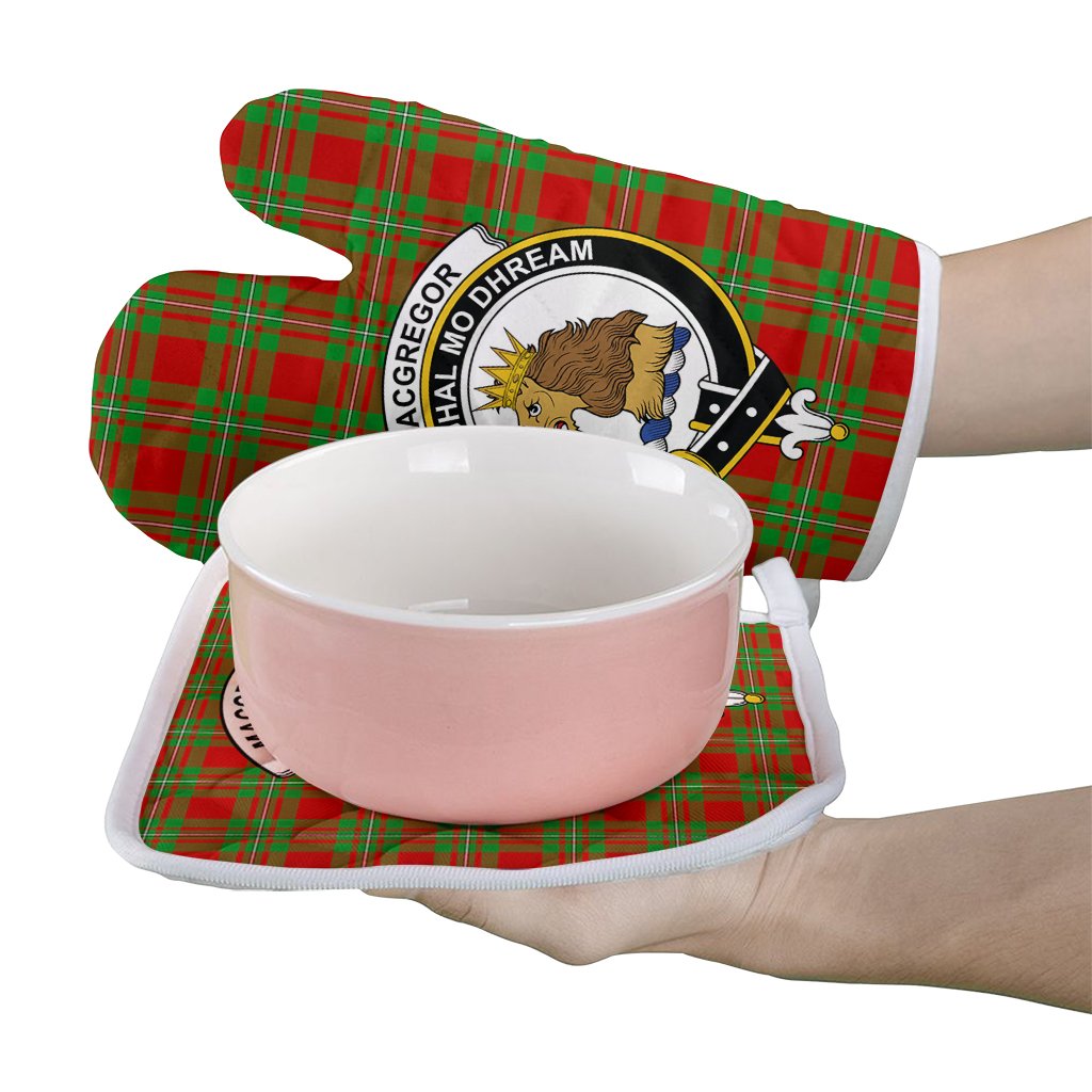 MacGregor Modern Tartan Crest Oven Mitt And Pot Holder (2 Oven Mitts + 1 Pot Holder)