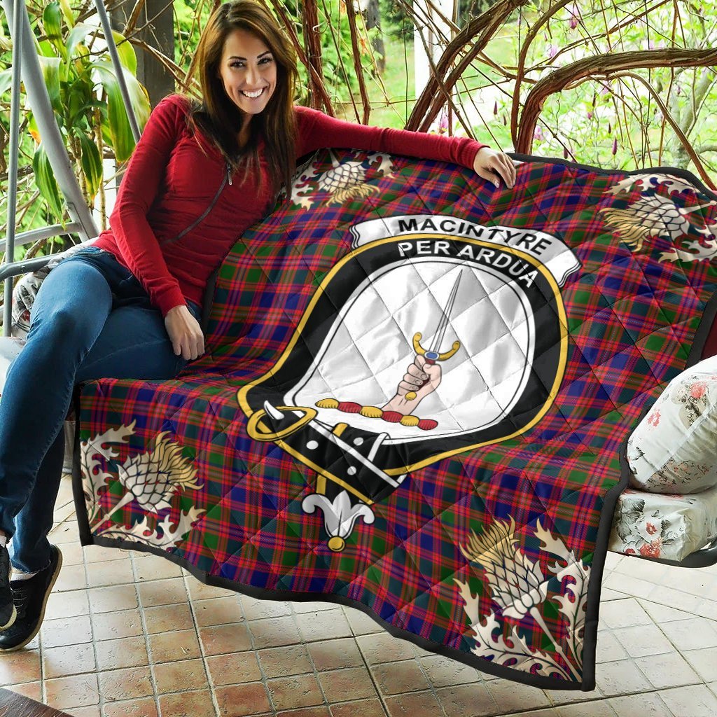 MacIntyre Modern Tartan Crest Premium Quilt - Gold Thistle Style