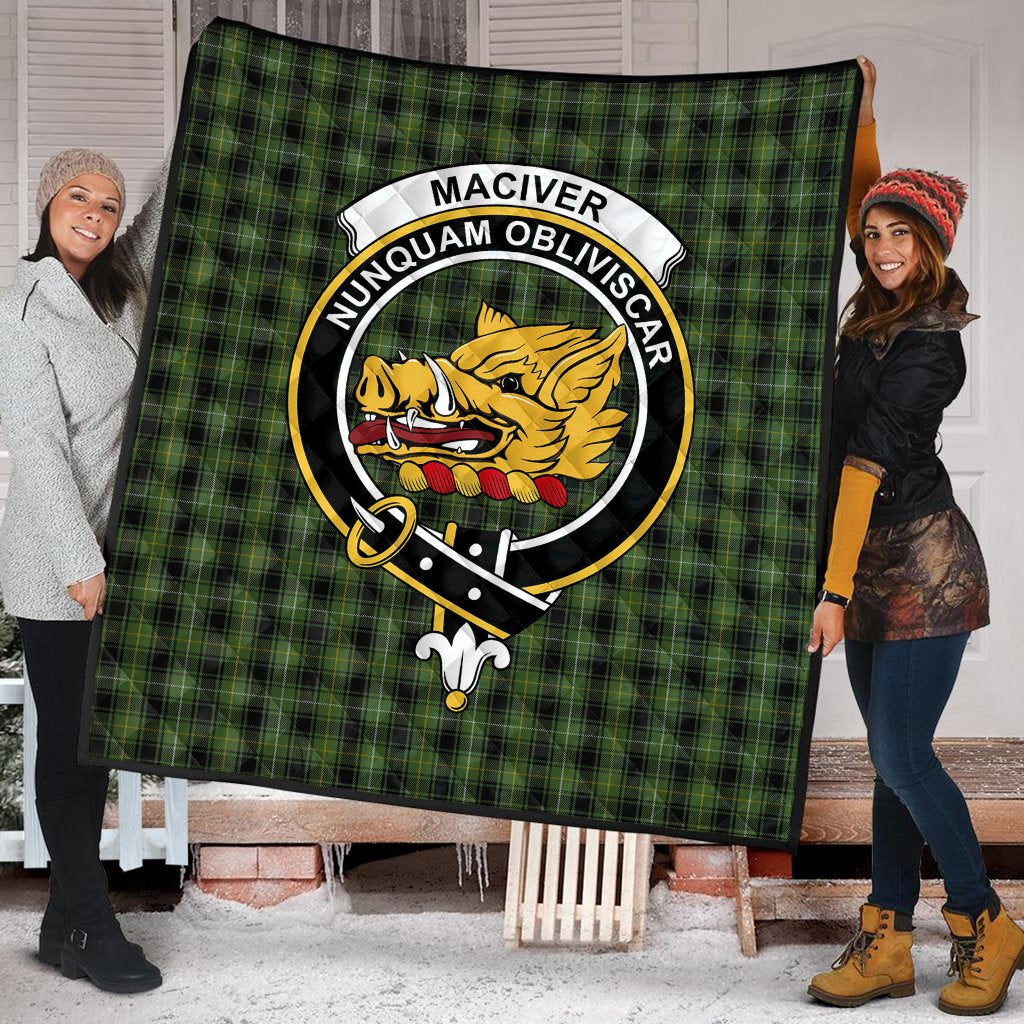 MacIver Hunting Tartan Crest Quilt