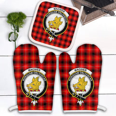 MacIver Modern Tartan Crest Oven Mitt And Pot Holder (2 Oven Mitts + 1 Pot Holder)