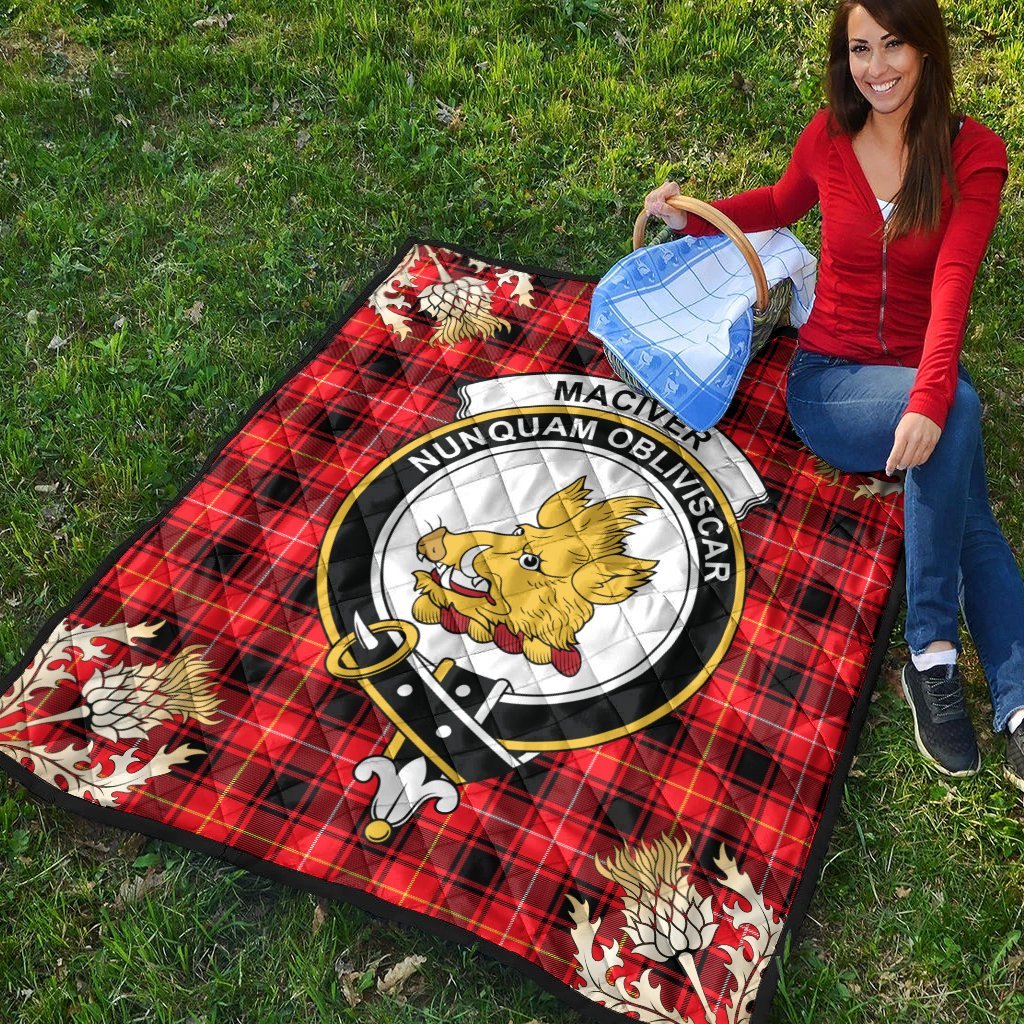 MacIver Modern Tartan Crest Premium Quilt - Gold Thistle Style