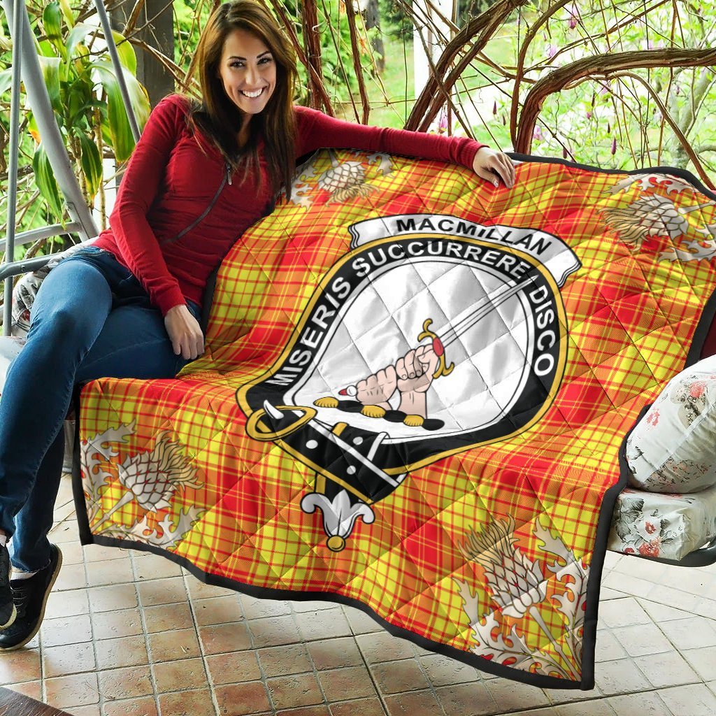 MacMillan Tartan Crest Premium Quilt - Gold Thistle Style