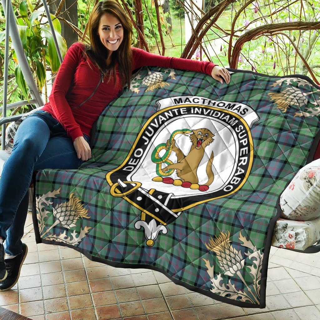 MacThomas Ancient Tartan Crest Premium Quilt - Gold Thistle Style