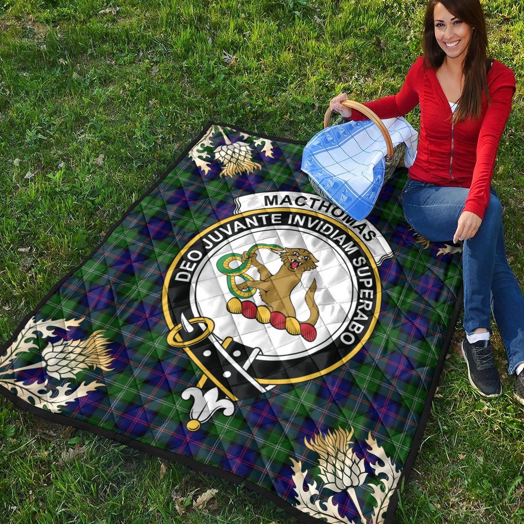 MacThomas Modern Tartan Crest Premium Quilt - Gold Thistle Style