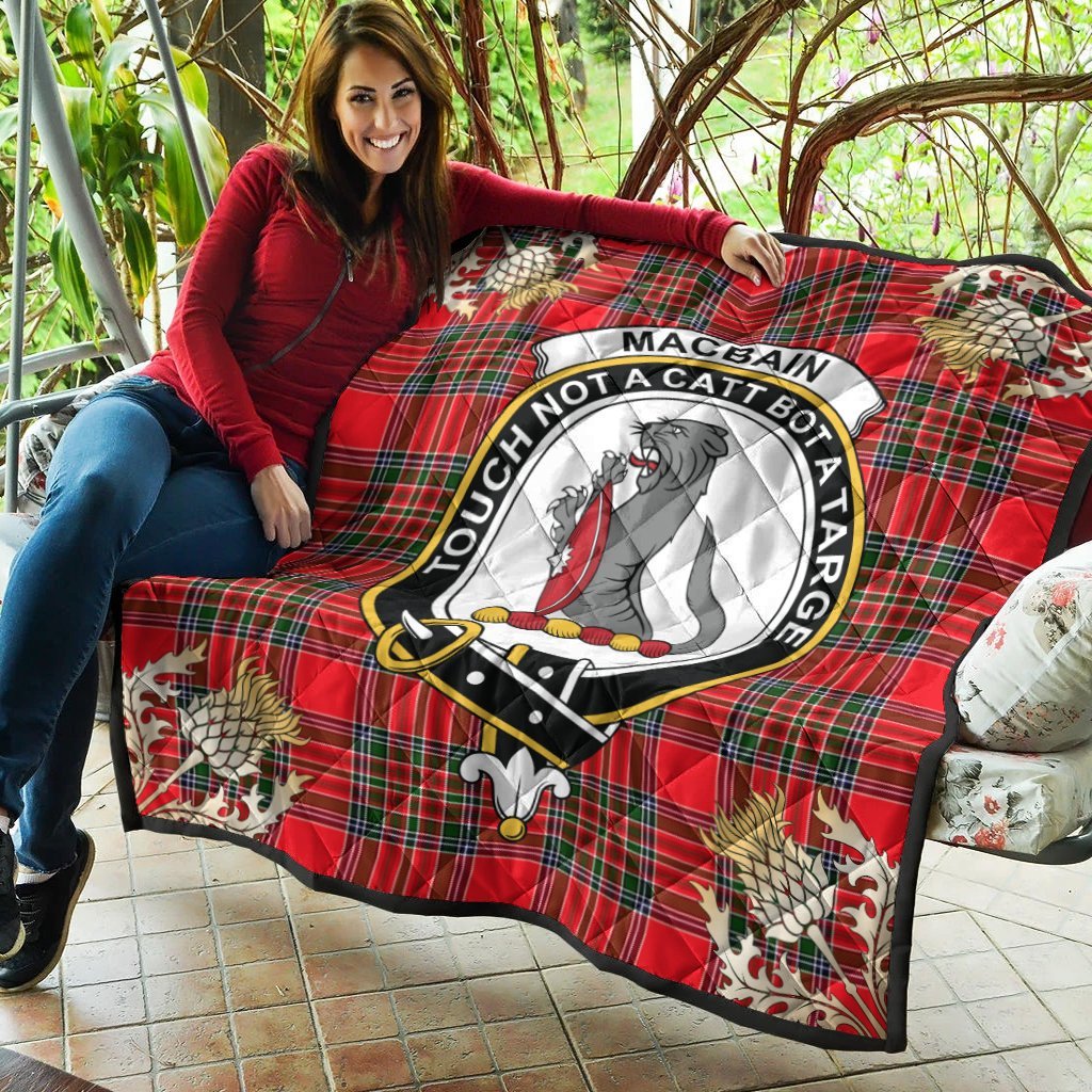 Macbain Tartan Crest Premium Quilt - Gold Thistle Style