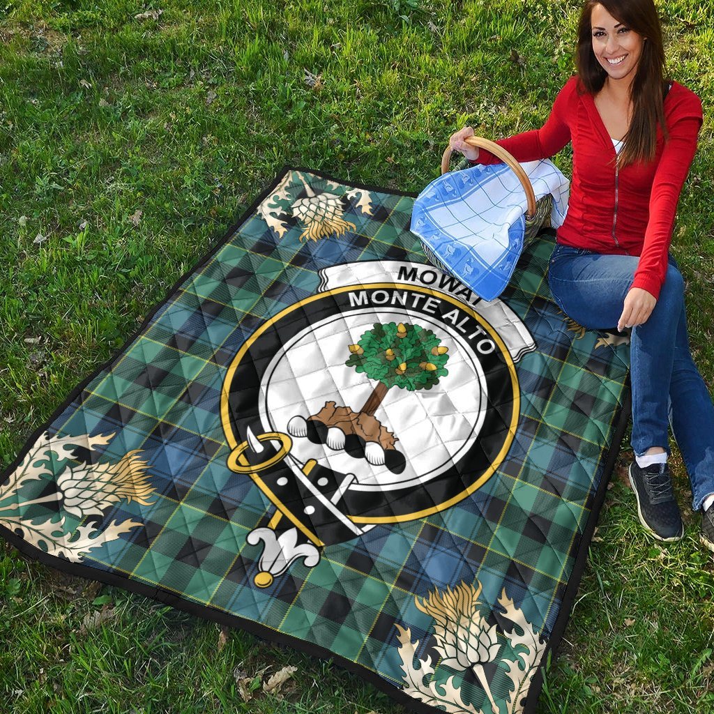 Mowat Tartan Crest Premium Quilt - Gold Thistle Style