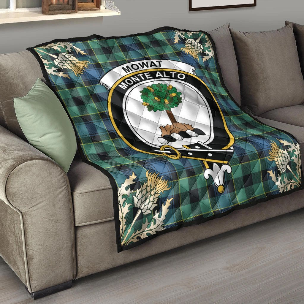 Mowat Tartan Crest Premium Quilt - Gold Thistle Style