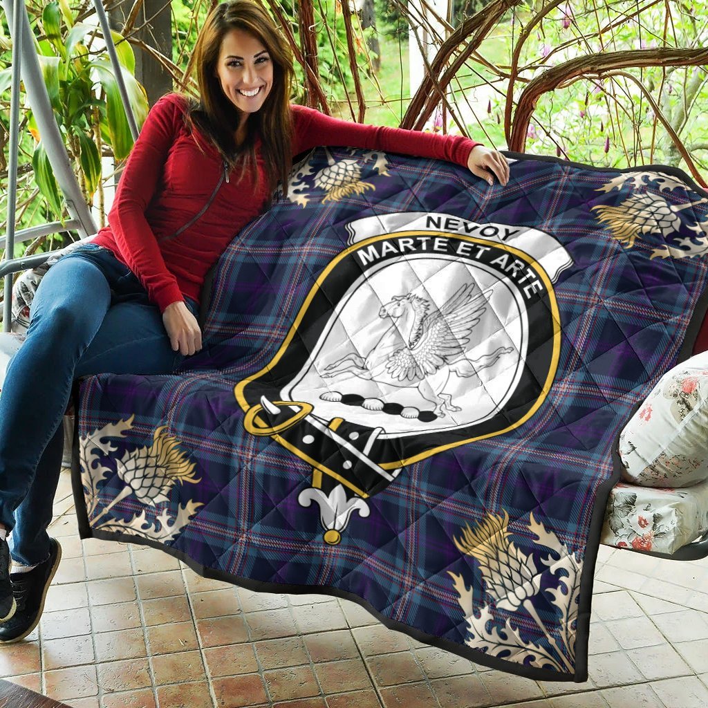 Nevoy Tartan Crest Premium Quilt - Gold Thistle Style