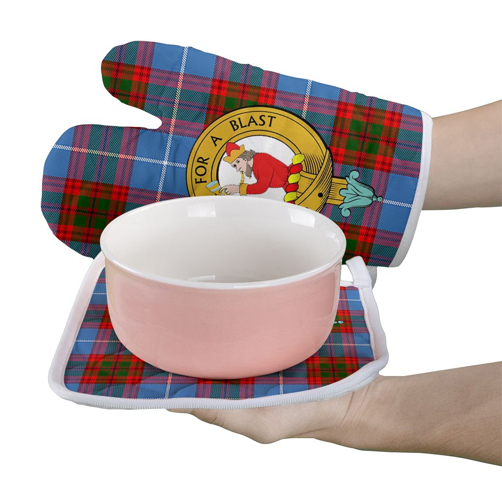 Pennycook Tartan Crest Oven Mitt And Pot Holder (2 Oven Mitts + 1 Pot Holder)