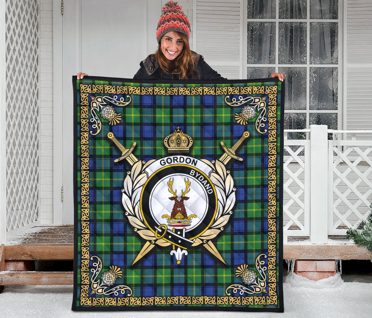 Gordon Old Ancient Tartan Crest Premium Quilt - Celtic Thistle Style