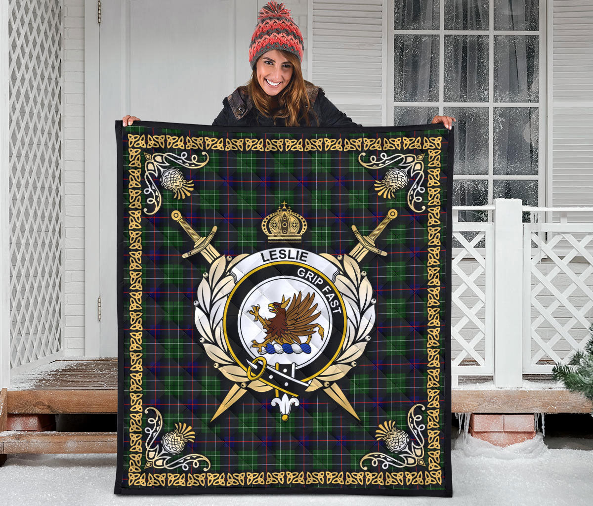 Leslie Hunting Tartan Crest Premium Quilt - Celtic Thistle Style