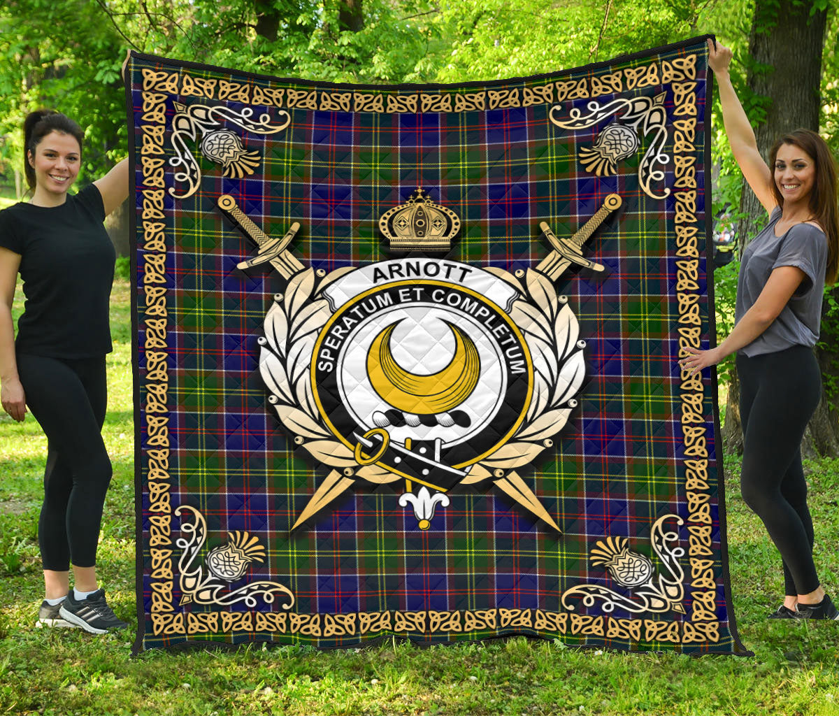 Arnott Tartan Crest Premium Quilt - Celtic Thistle Style