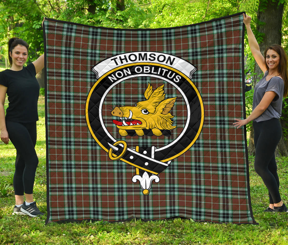 Thomson Hunting Modern Tartan Non Oblitus Crest Quilt