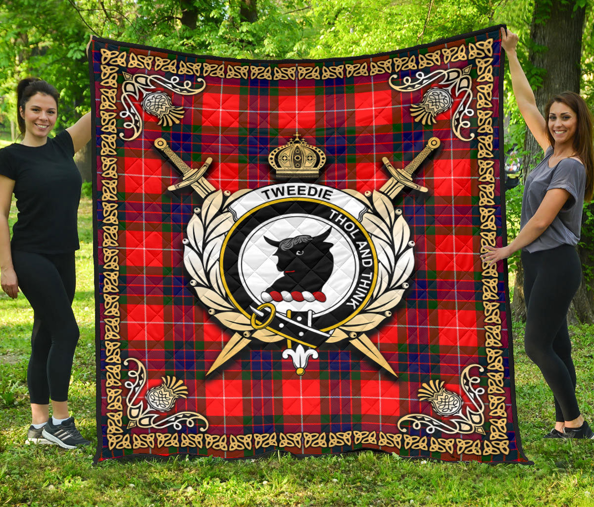 Tweedie Tartan Crest Premium Quilt - Celtic Thistle Style