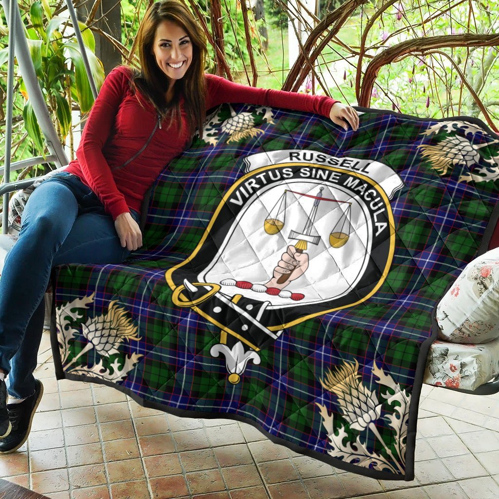 Russell Modern Tartan Crest Premium Quilt - Gold Thistle Style