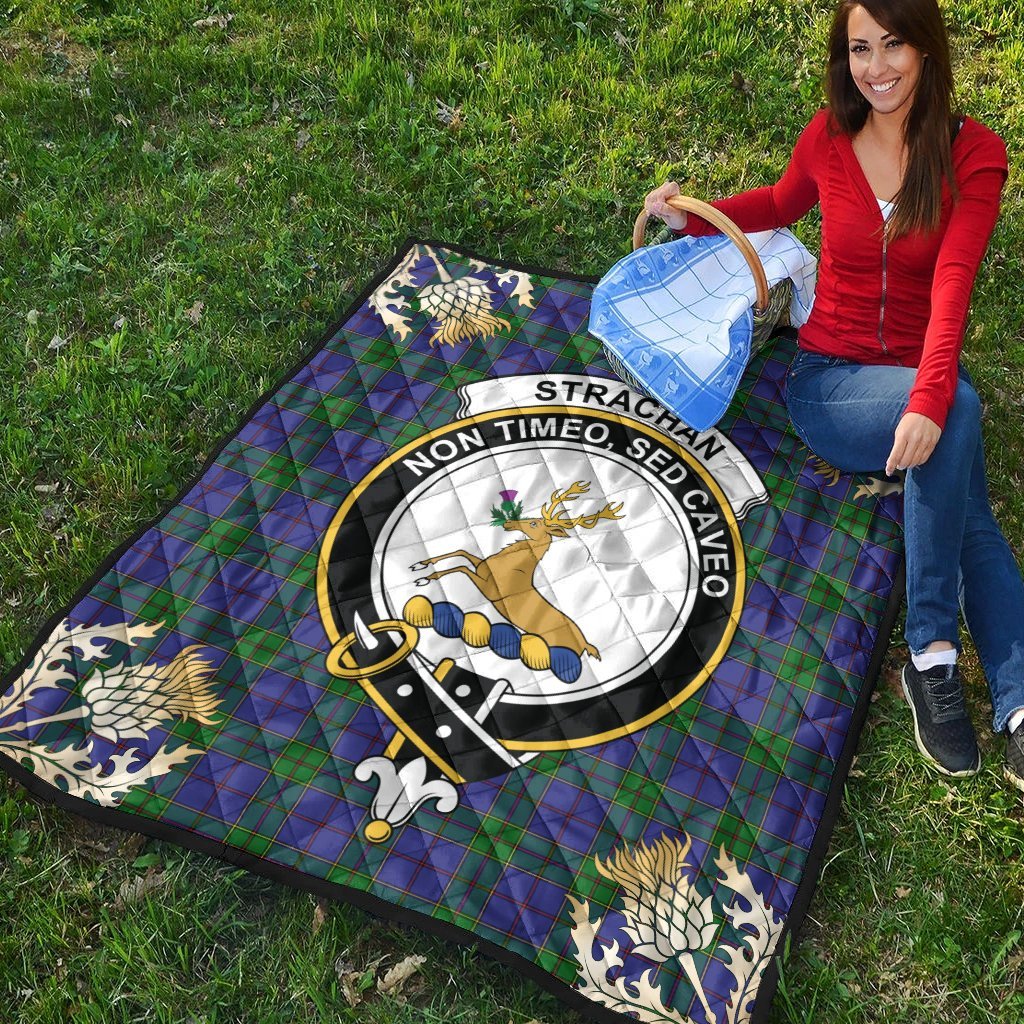 Strachan Tartan Crest Premium Quilt - Gold Thistle Style