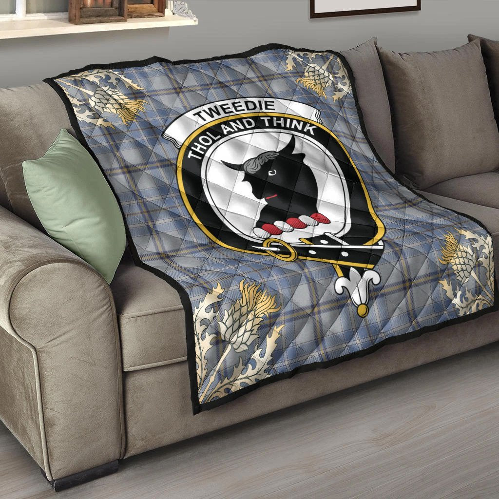 Tweedie Tartan Crest Premium Quilt - Gold Thistle Style