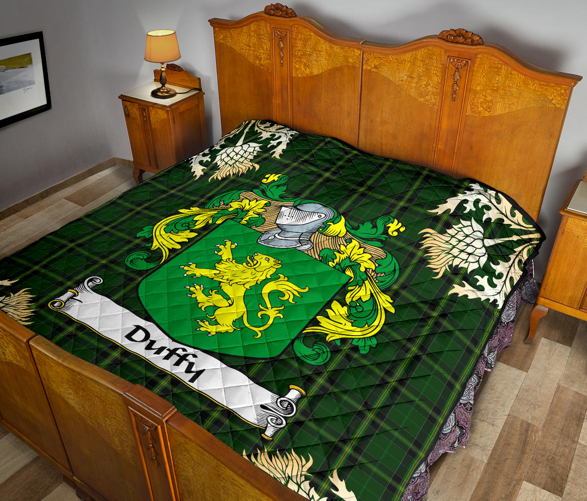 Duffy Tartan Crest Premium Quilt - Gold Thistle Style