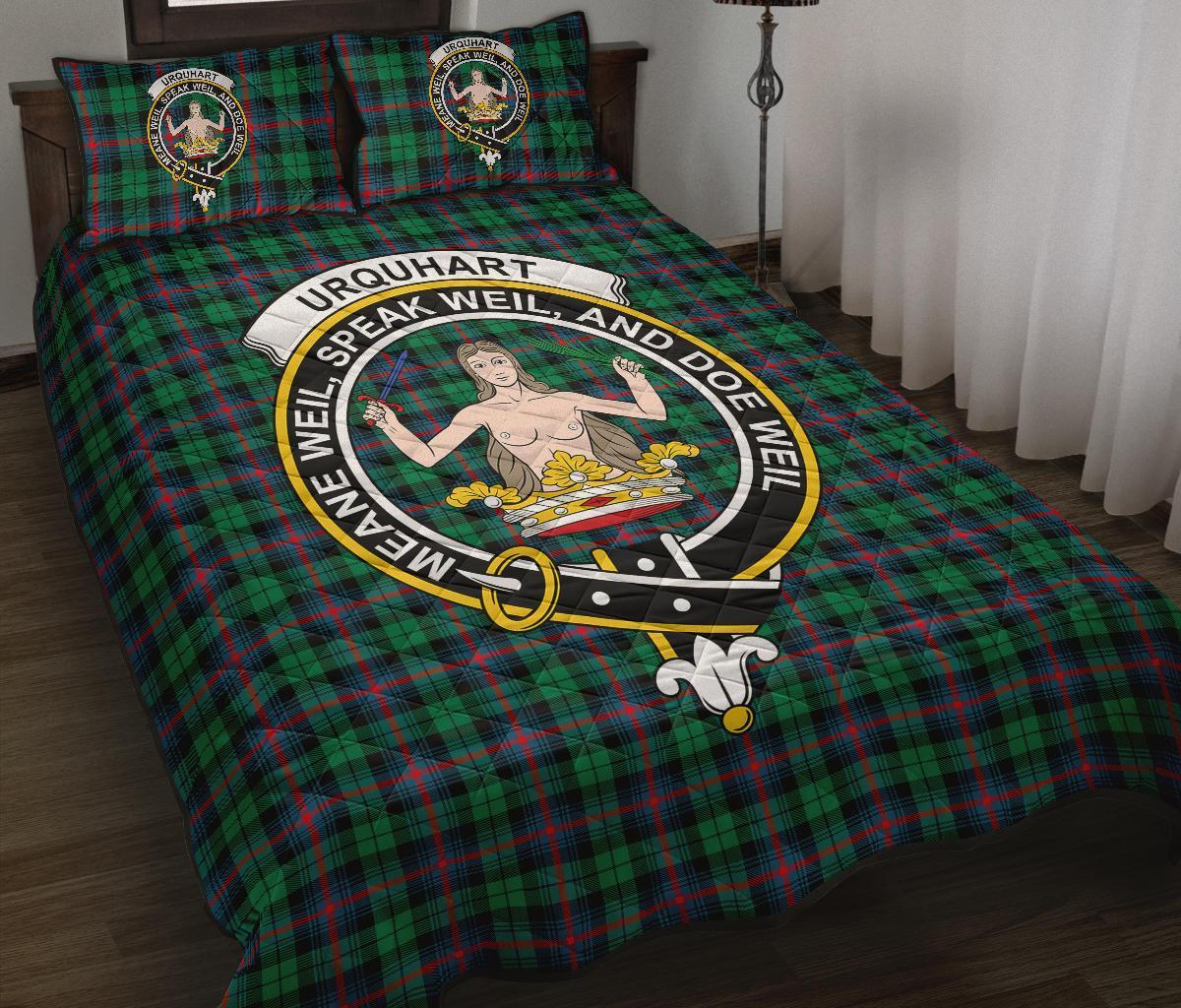 Urquhart Broad Red Ancient Tartan Crest Quilt Bed Set