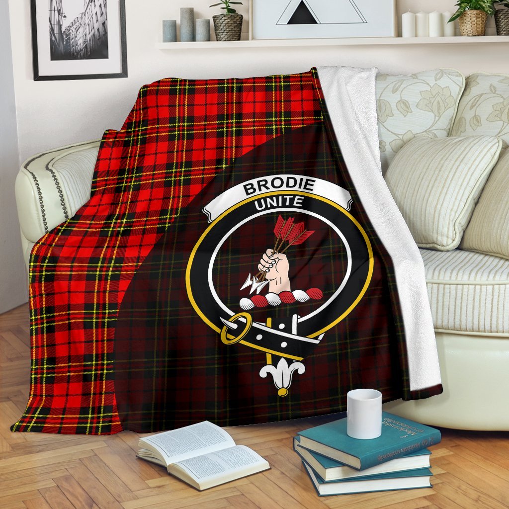 Brodie Modern Tartan Crest Blanket Wave Style