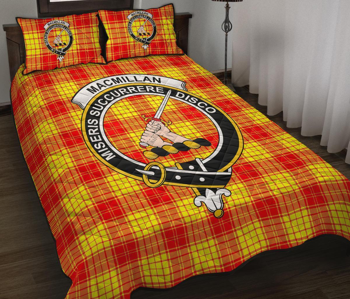 MacMillan Tartan Crest Quilt Bed Set