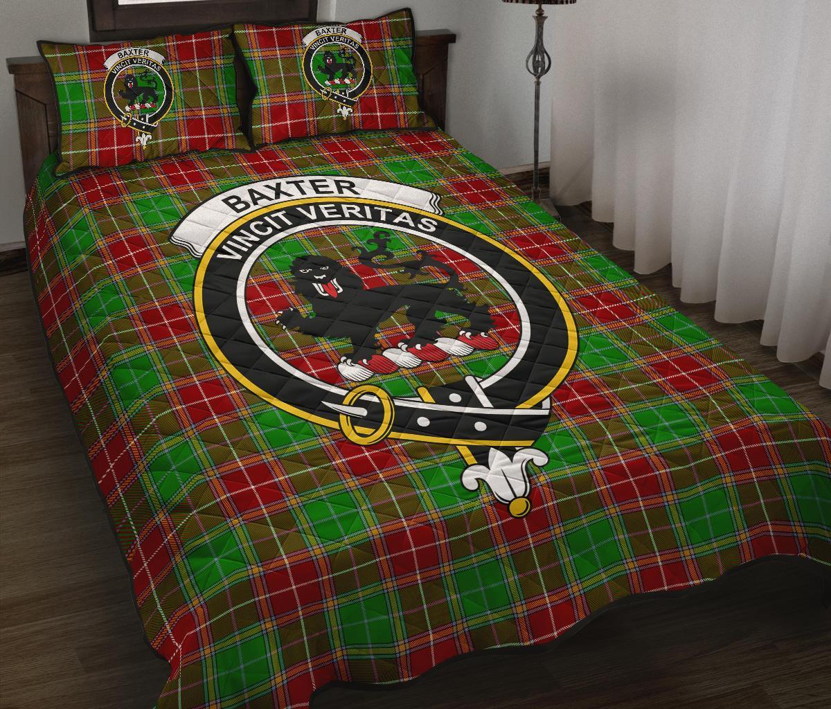 Baxter Modern Tartan Crest Quilt Bed Set