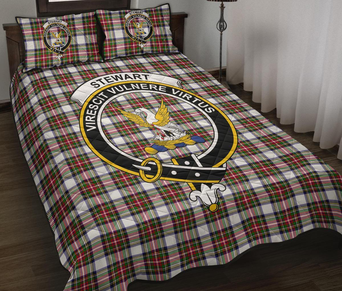 Stewart Dress Modern Tartan Crest Quilt Bed Set