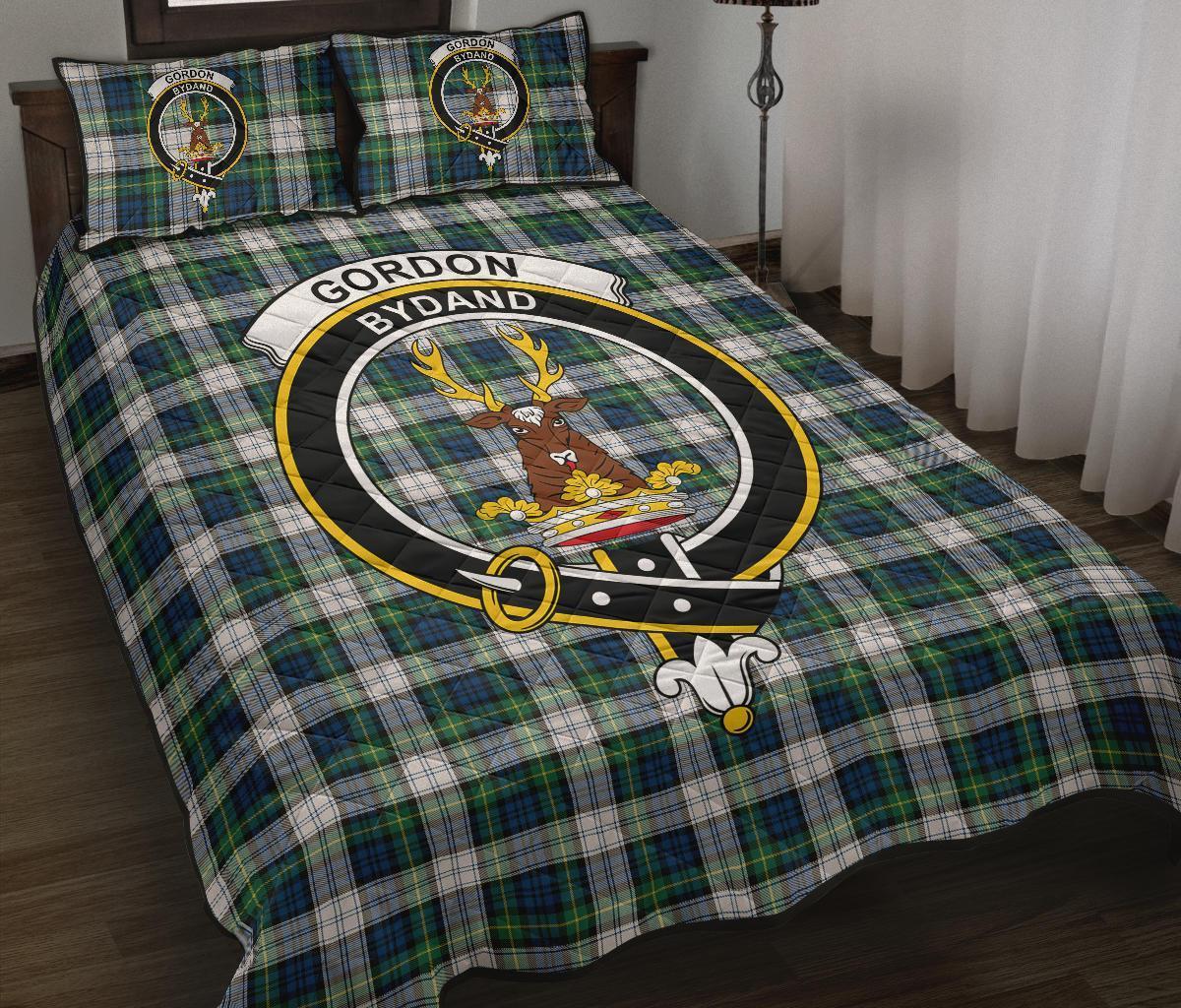 Gordon Dress Ancient Tartan Crest Quilt Bed Set