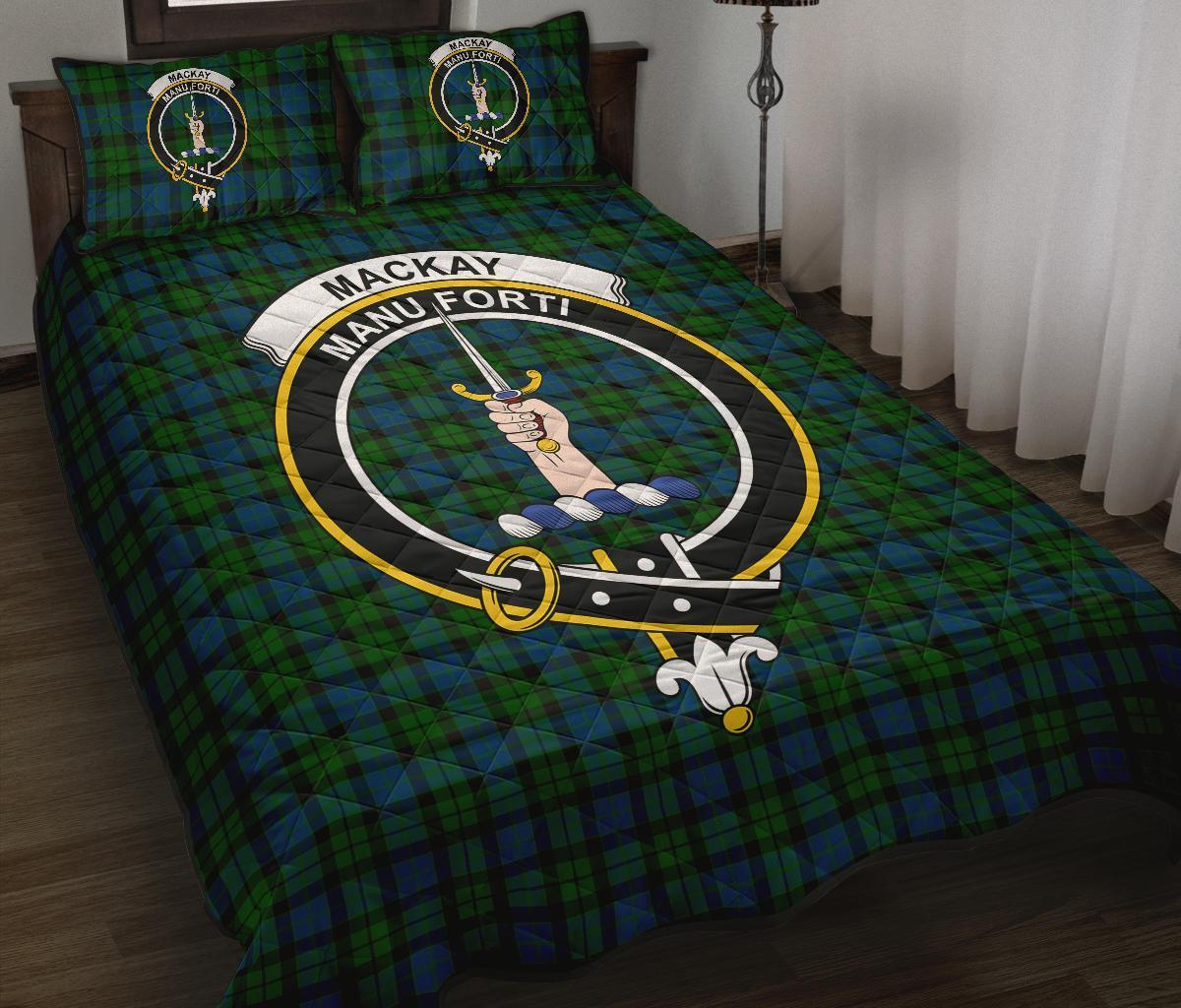 MacKay Modern Tartan Crest Quilt Bed Set