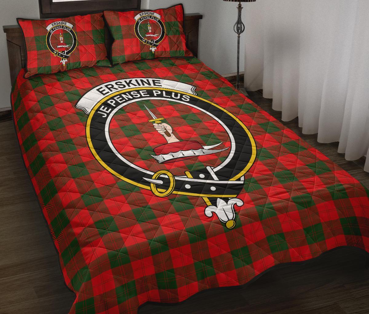 Erskine Modern Tartan Crest Quilt Bed Set