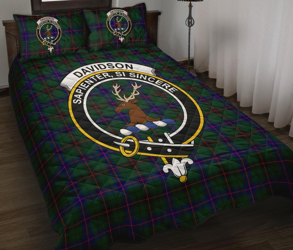 Davidson Modern Tartan Crest Quilt Bed Set