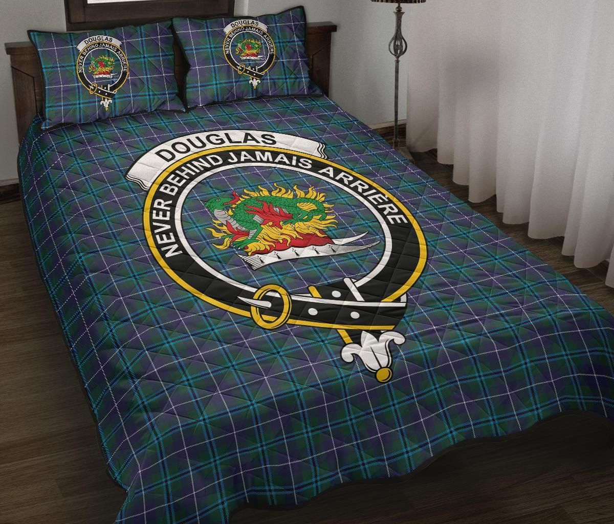 Douglas Modern Tartan Crest Quilt Bed Set