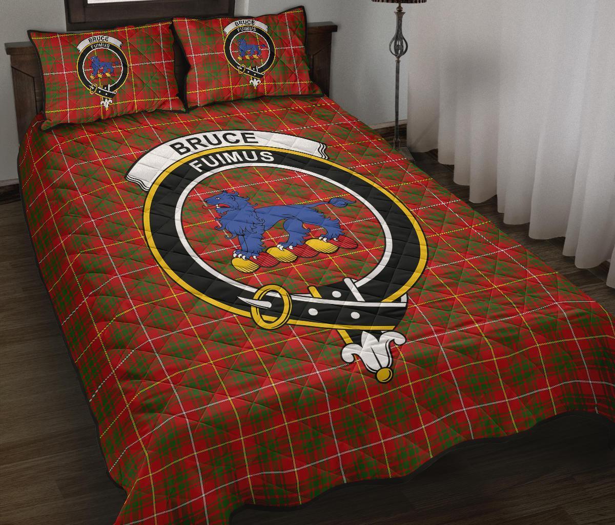 Bruce Modern Tartan Crest Quilt Bed Set